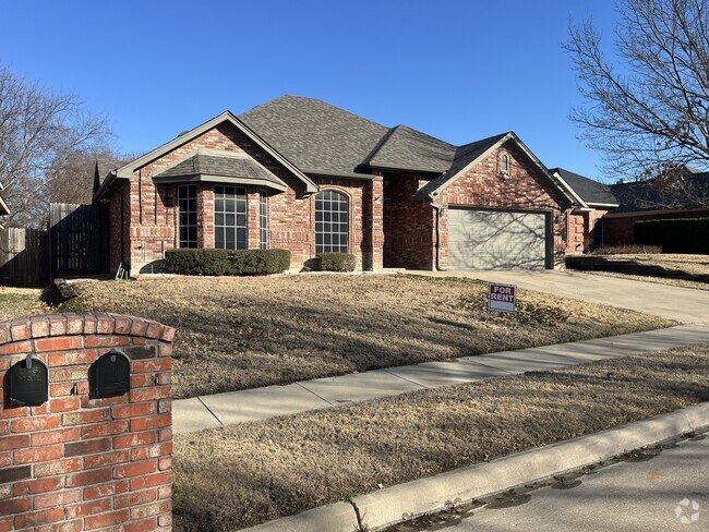 Building Photo - 804 W Lonesome Dove Trl Rental