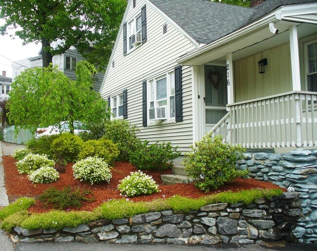 Building Photo - 216 5th St Unit 1