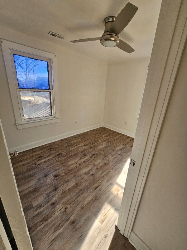 Photo - 1609 Spratley St Unidad B