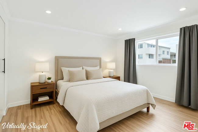 Photo - 960 Larrabee St Apartment Unit 214