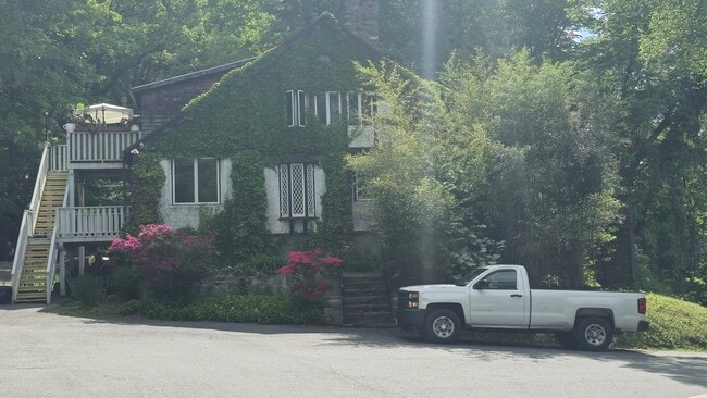 Photo - 10 King Ln Unit A