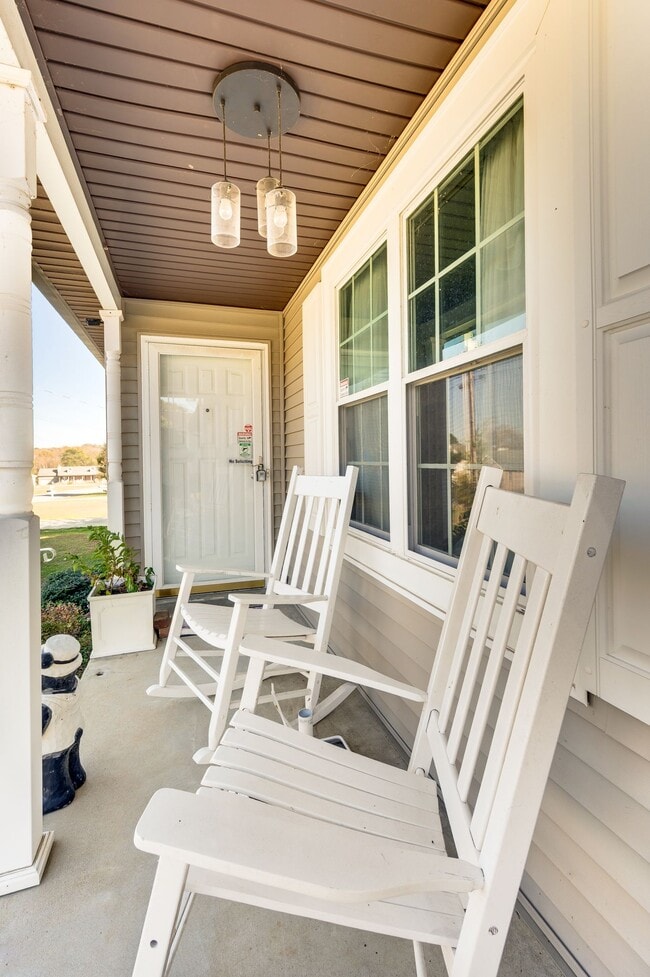 Photo - 808 Water View Ter