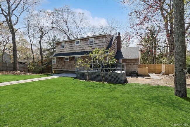 Photo - 135 Pembroke Dr