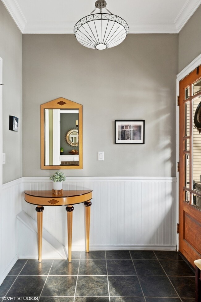 Photo - 3034 N Greenview Ave