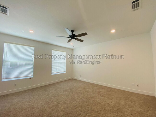 Photo - 2752 E Tamarind Dr