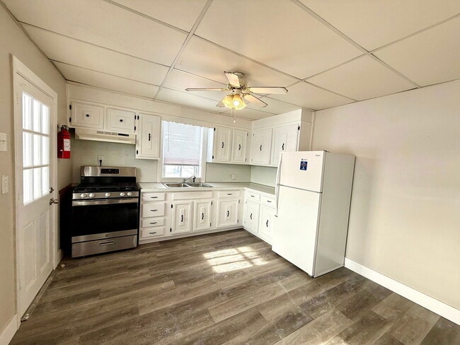 Building Photo - 528 Market St