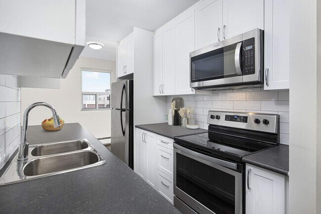 Photo - 504 Glenelm Cres