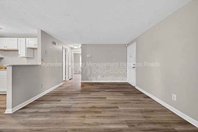 Photo - 6249 Alexander St Unidad C