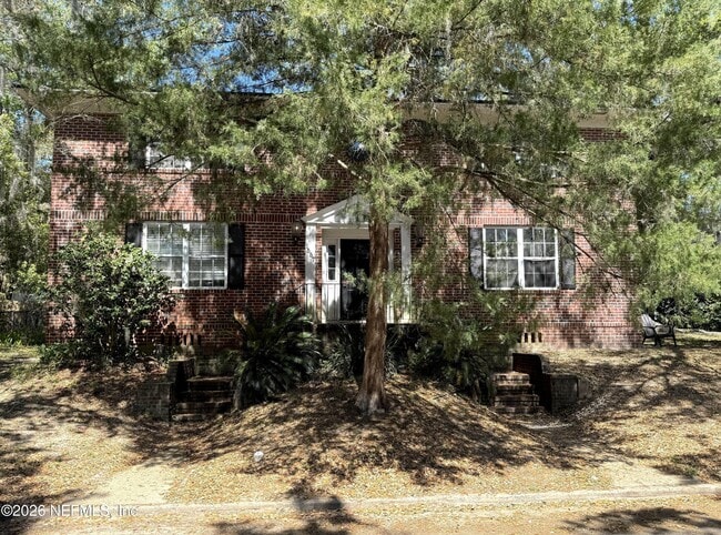 Building Photo - 1557 Ingleside Ave Unit 3