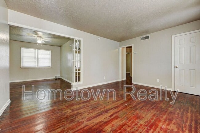 Photo - 3513 Springlake Dr