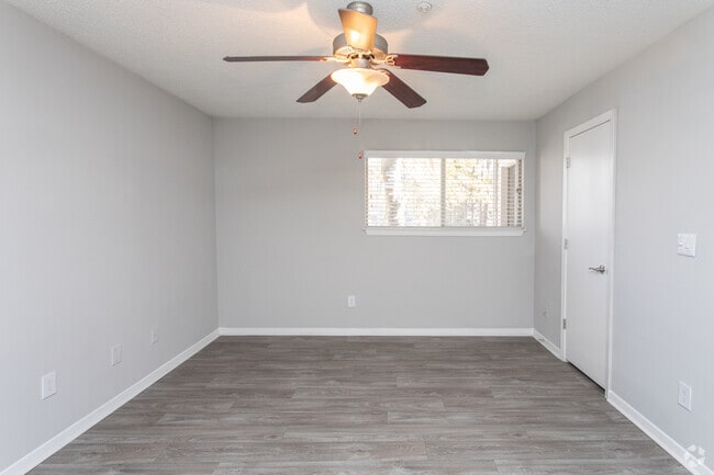 3BR, 2BA - 1373SF