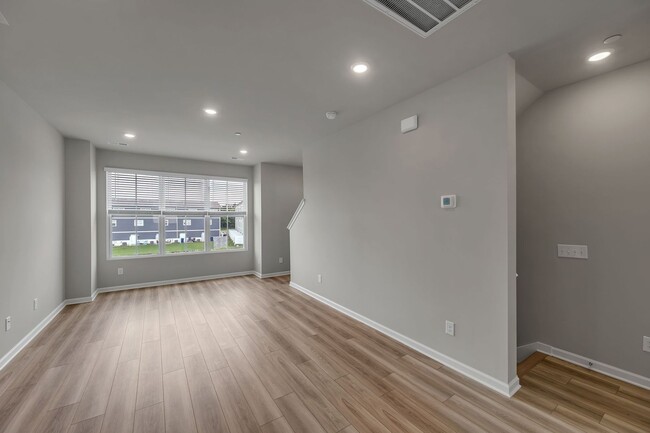 Photo - 1205 Harper Lndg