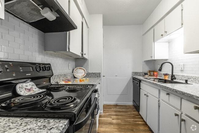 Interior Photo - SOUTH CREST