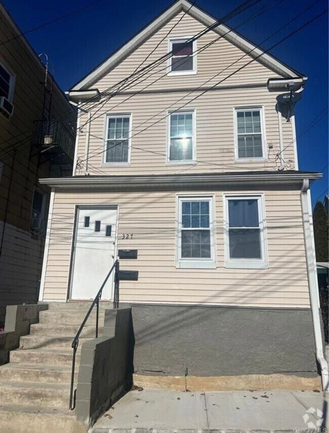 Building Photo - Charming 2BR Apartment in New Rochelle
