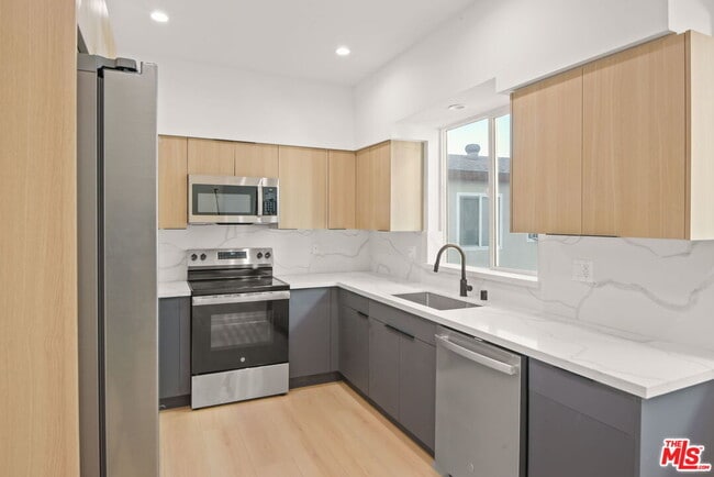 Photo - 1709 Burnside Ave Unit 1/2