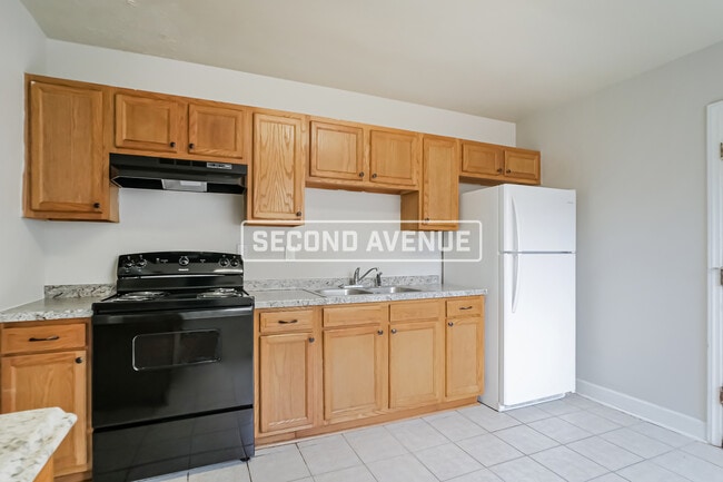 Photo - 835 Gates St