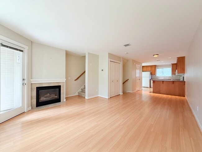 Photo - Like new three-bedroom townhome minutes to Shoreline light rail station.