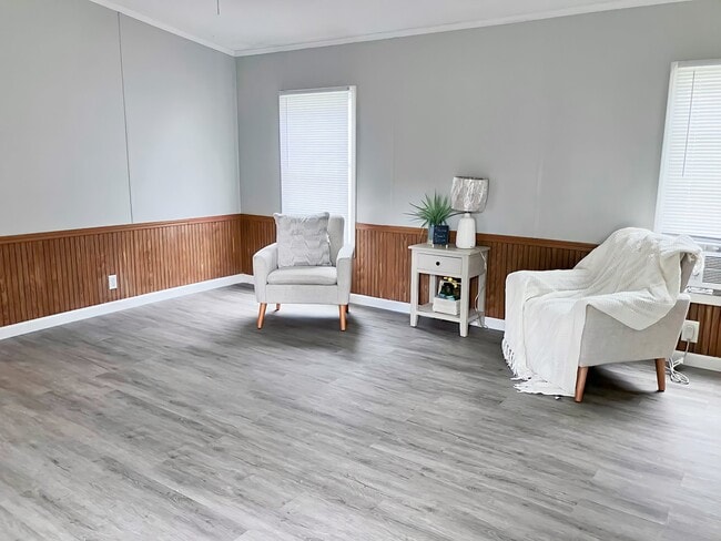 Photo - 70 Deerwood Park