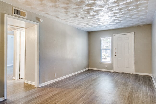 Photo - Gaston Commons