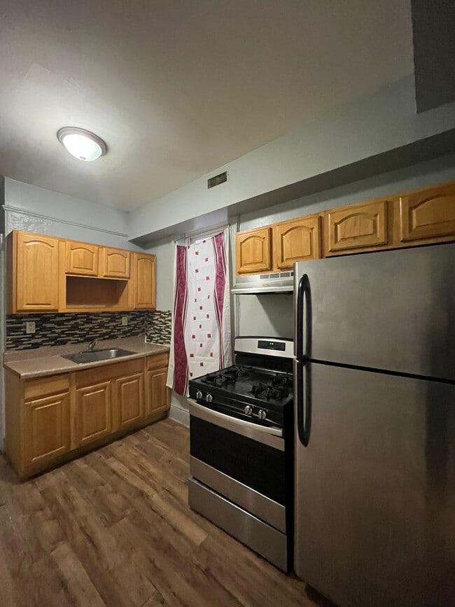 Building Photo - 40 Grant Ave Unit 1R