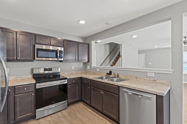 Photo - 253 Skaggs Blvd