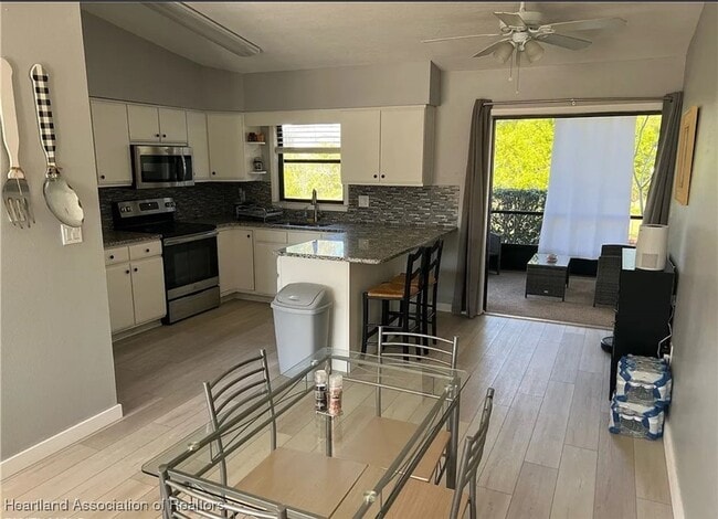 Photo - 102 Villaway