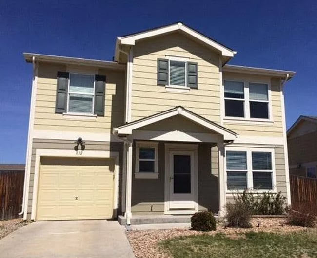 Building Photo - Charming 4-Bedroom home in Lochbuie, CO, features open Layout, private yard, open back patio + more!