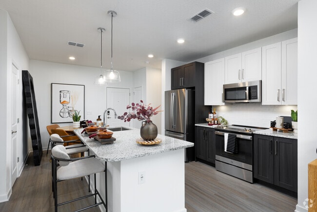 2BR, 2BA - 1144SF