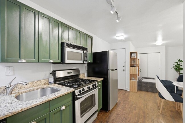 63 Jefferson St Unit 1B