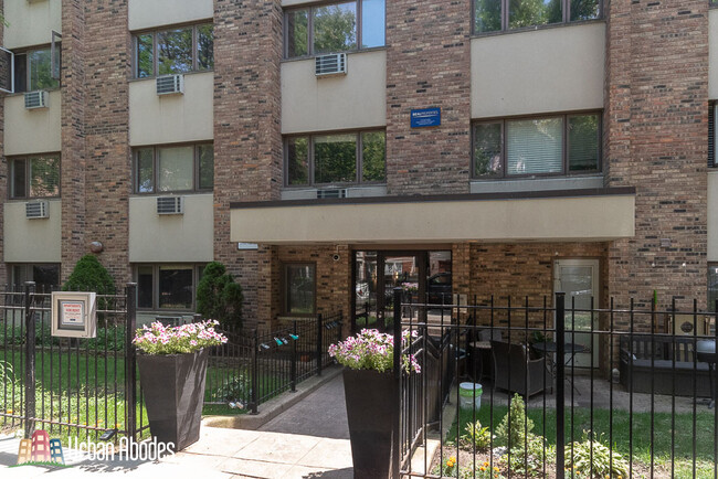 Building Photo - 628 W Wrightwood Unit M03B Rental