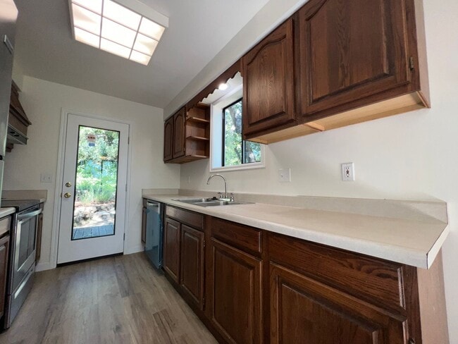 Photo - 276-278 Gresham St Unit 276 Gresham St.