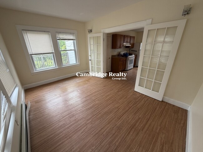 Building Photo - 567 Main St Unit 1R