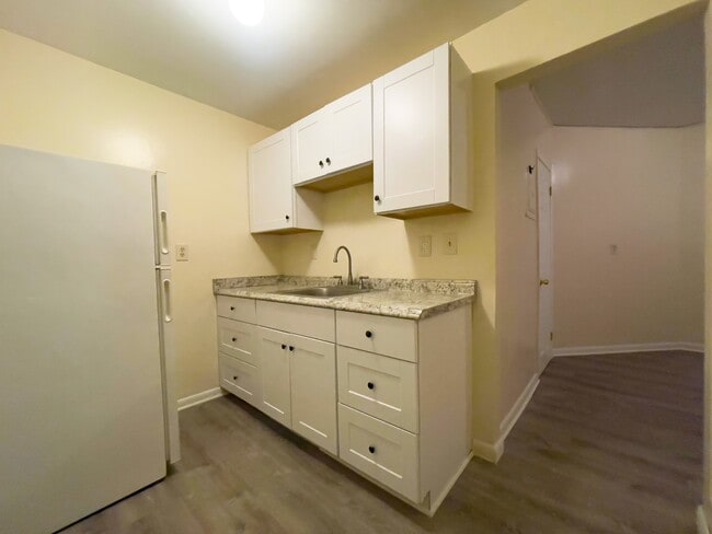 Kitchen - 160 Quinnipiac Ave Unit 2