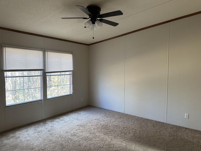 Photo - 430 Lytle Cove Rd