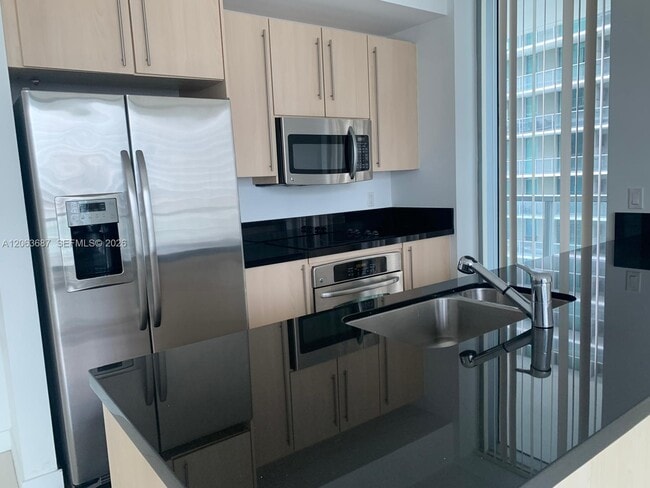 Photo - 79 SW 12th St Unidad 1707