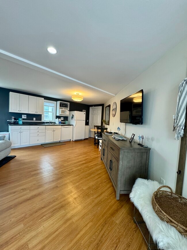 Building Photo - 18 Ocean Blvd Unit 1 Rental