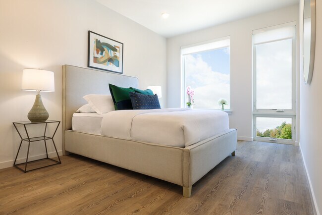 Photo - The Delford Apartments