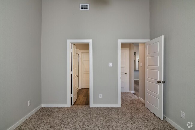 Building Photo - GORGEOUS 2 BEDROOM FOUR PLEX LOCATED IN MI... Rental