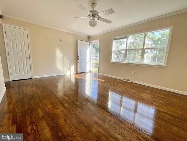 19 Hickory Ln