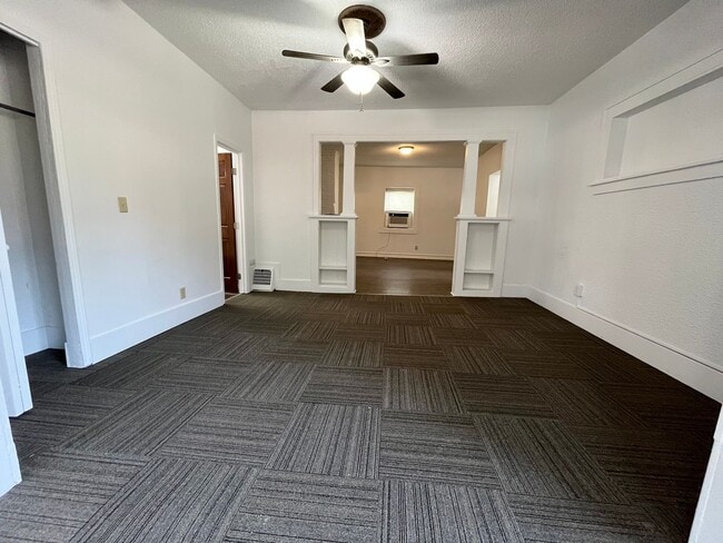 Photo - Rent Special - 3 Bed/2 Bath Duplex Apartment Near Downtown!