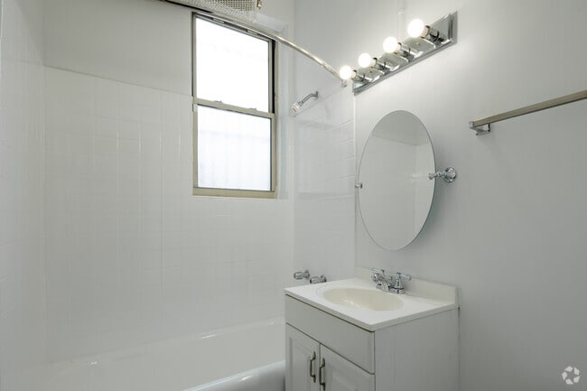 1BR, 1BA - 800SF