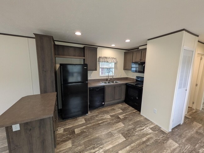 40 Curtis Dr