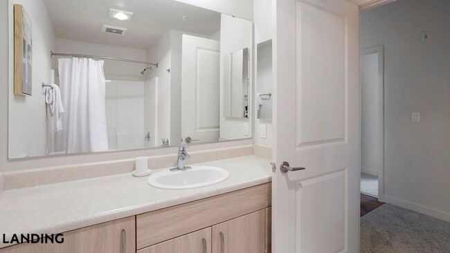 Photo - 17500 25th Ave NE Unidad GG204