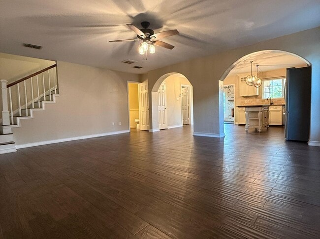 212 Lipan Dr