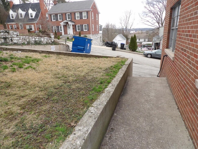 Photo - 720 Woodland Ave Unit 10