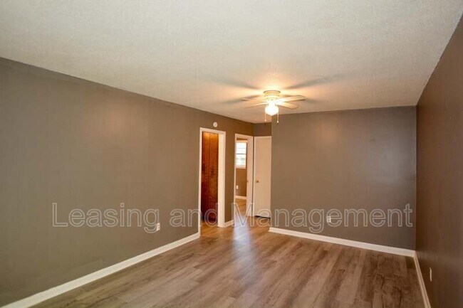 Photo - 1615 Jessamine Rd Unidad 2C