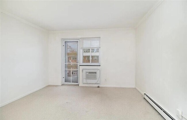 Photo - 2458 East Ave