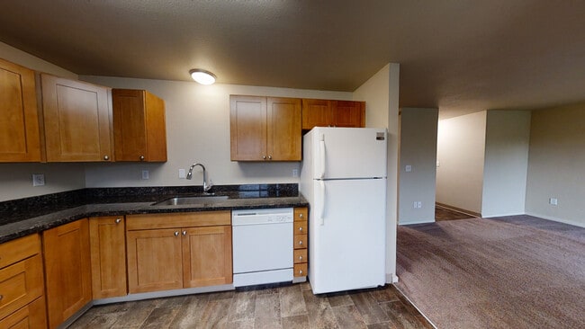 Photo - 15915 52nd St E Unidad 15915 52nd St E Apt B