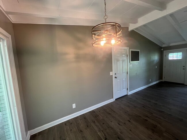 2503 Broadmoor Dr