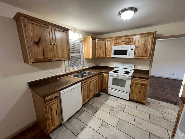 Photo - 4020 Bradshaw Rd